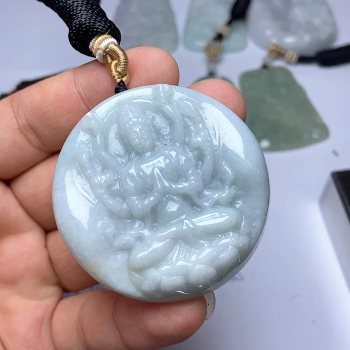 鹤***水翡翠未镶嵌颈饰翡翠