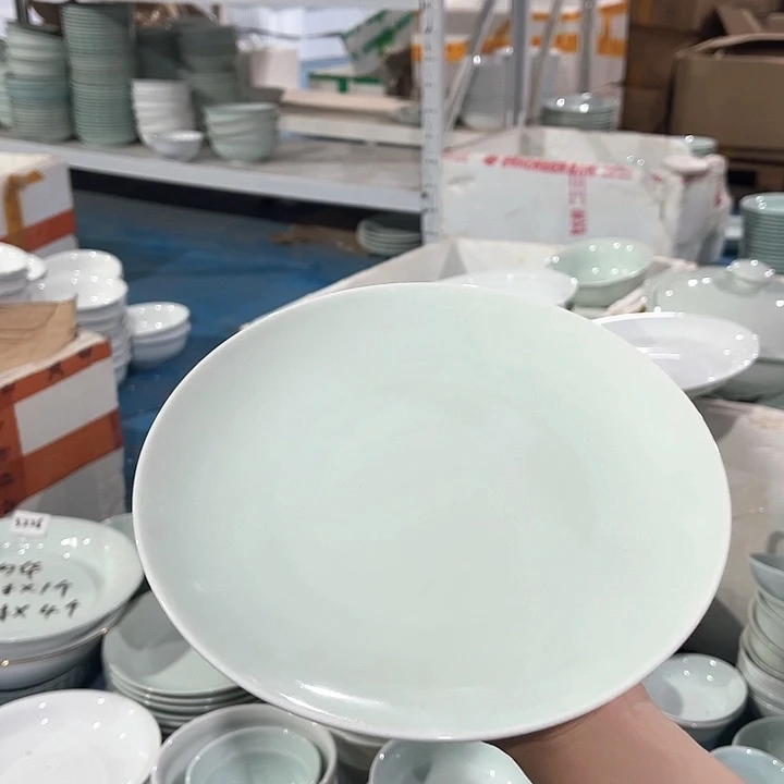 瓷片青瓷八英寸浅盘六个，微瑕包邮