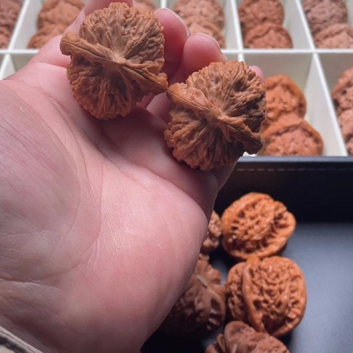 吊坠文玩核桃三角白