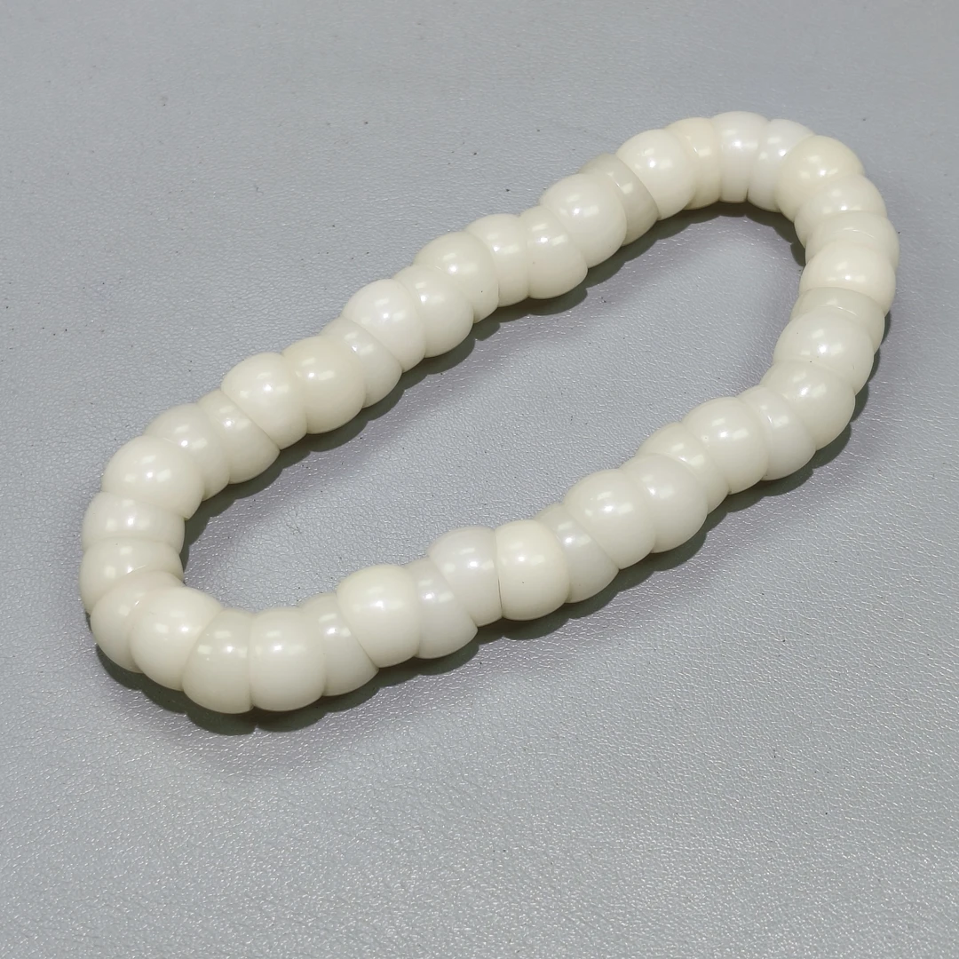 P37 羊脂白 菩提卡1.0大肠单圈手串