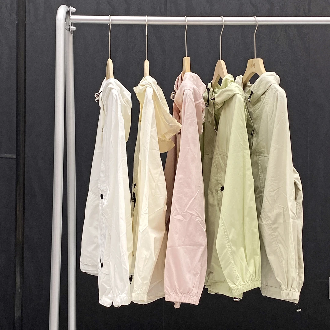 短款外套女2025年春夏款宽松休闲连帽透气薄款收腰运动上衣2433