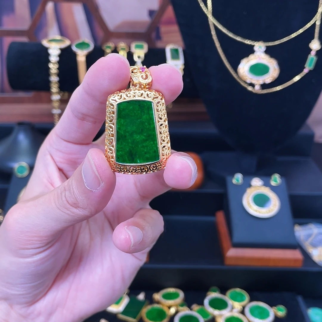 翡翠银S925镀金镶嵌吊坠(赠链)君*宠