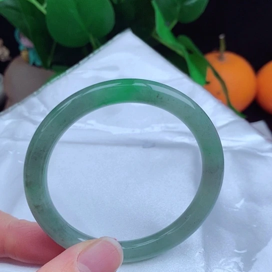 翡翠手镯未镶嵌   圆条52