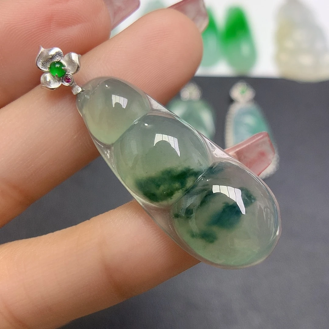 翡翠颈饰18K金镶嵌福豆