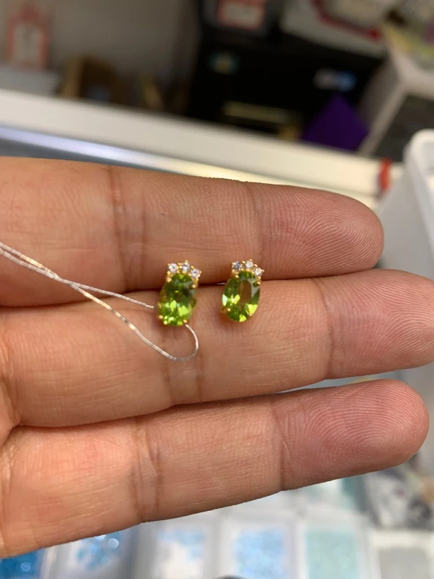 925银天然橄榄石耳钉