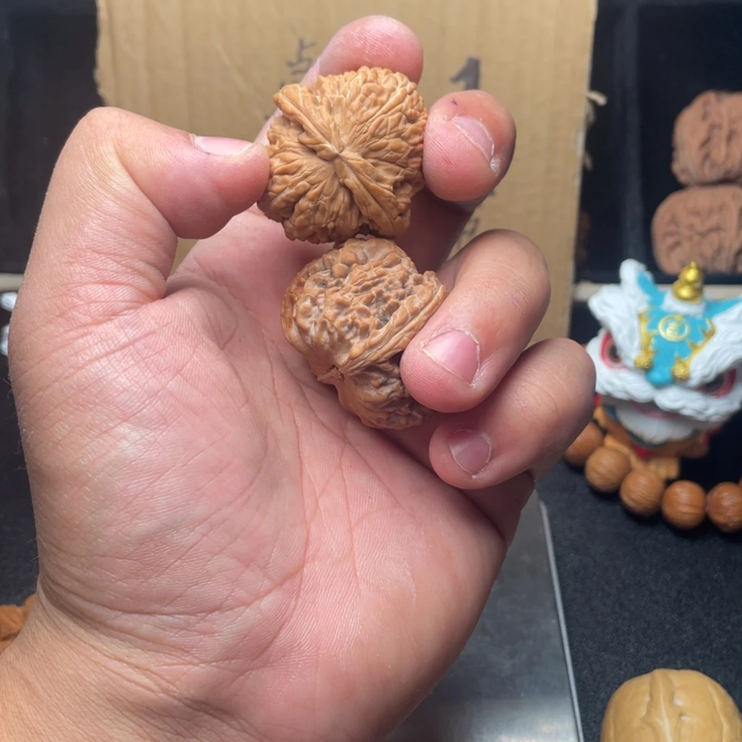 烟***姐文玩核桃吊坠白石子