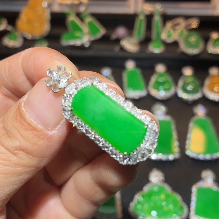 翡翠18K金镶嵌吊坠(不含链)翡翠