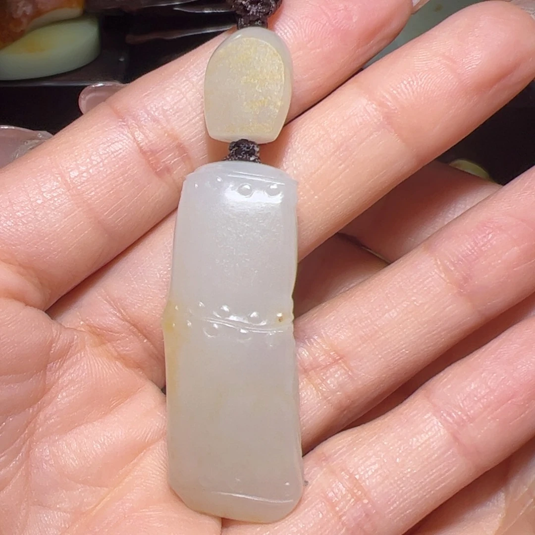 用***2和田玉未镶嵌颈饰