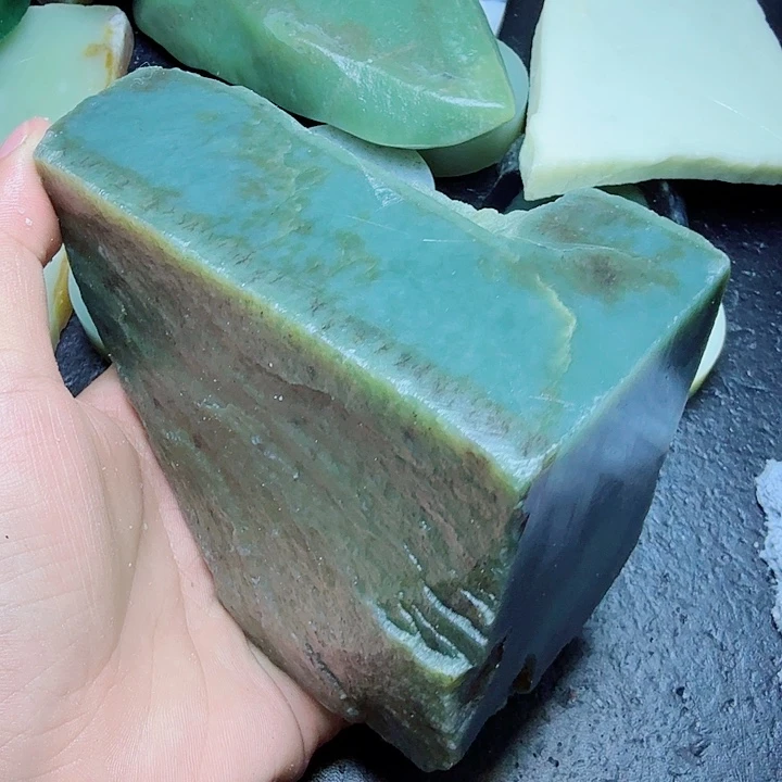 和田玉（糖玉）未镶嵌珠宝奇石