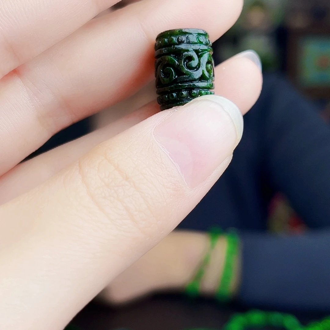 颈饰未镶嵌翡翠多样性