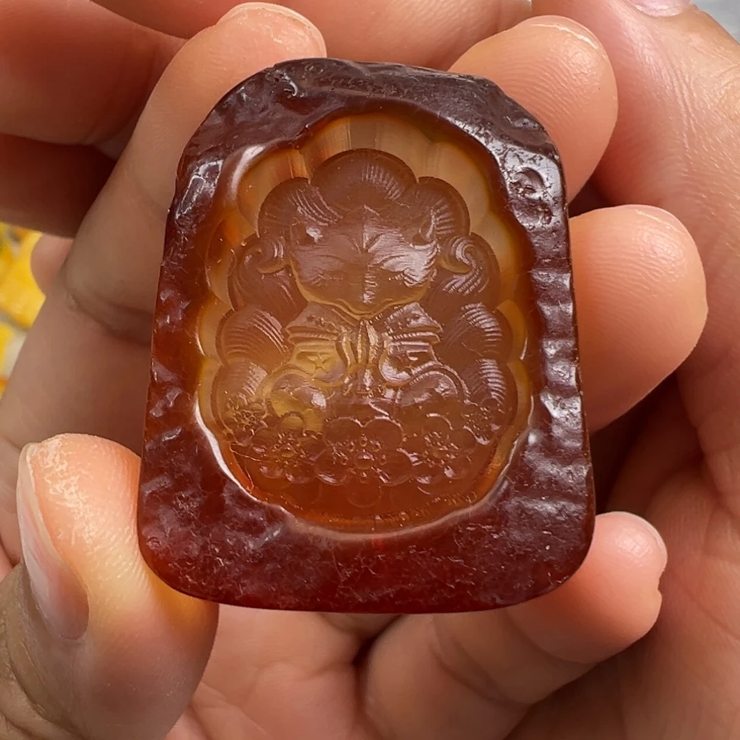 琥珀未镶嵌裸石琥珀