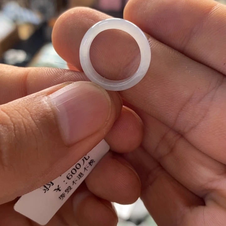 翡翠戒指未镶嵌翡翠戒指未镶嵌