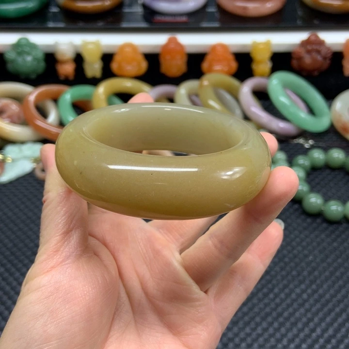 石英质玉未镶嵌手镯