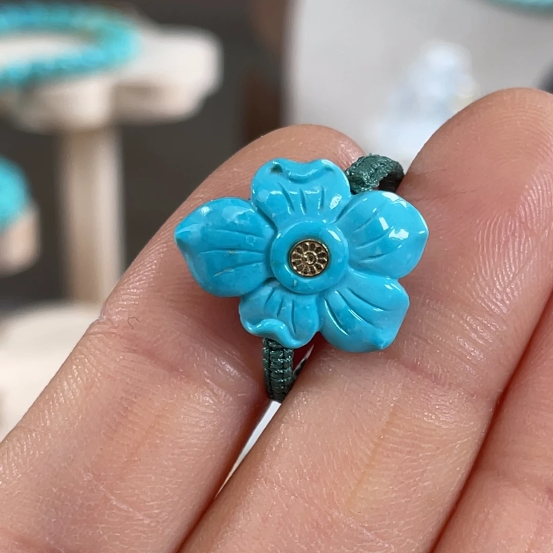 绿松石未镶嵌套链玉兰花