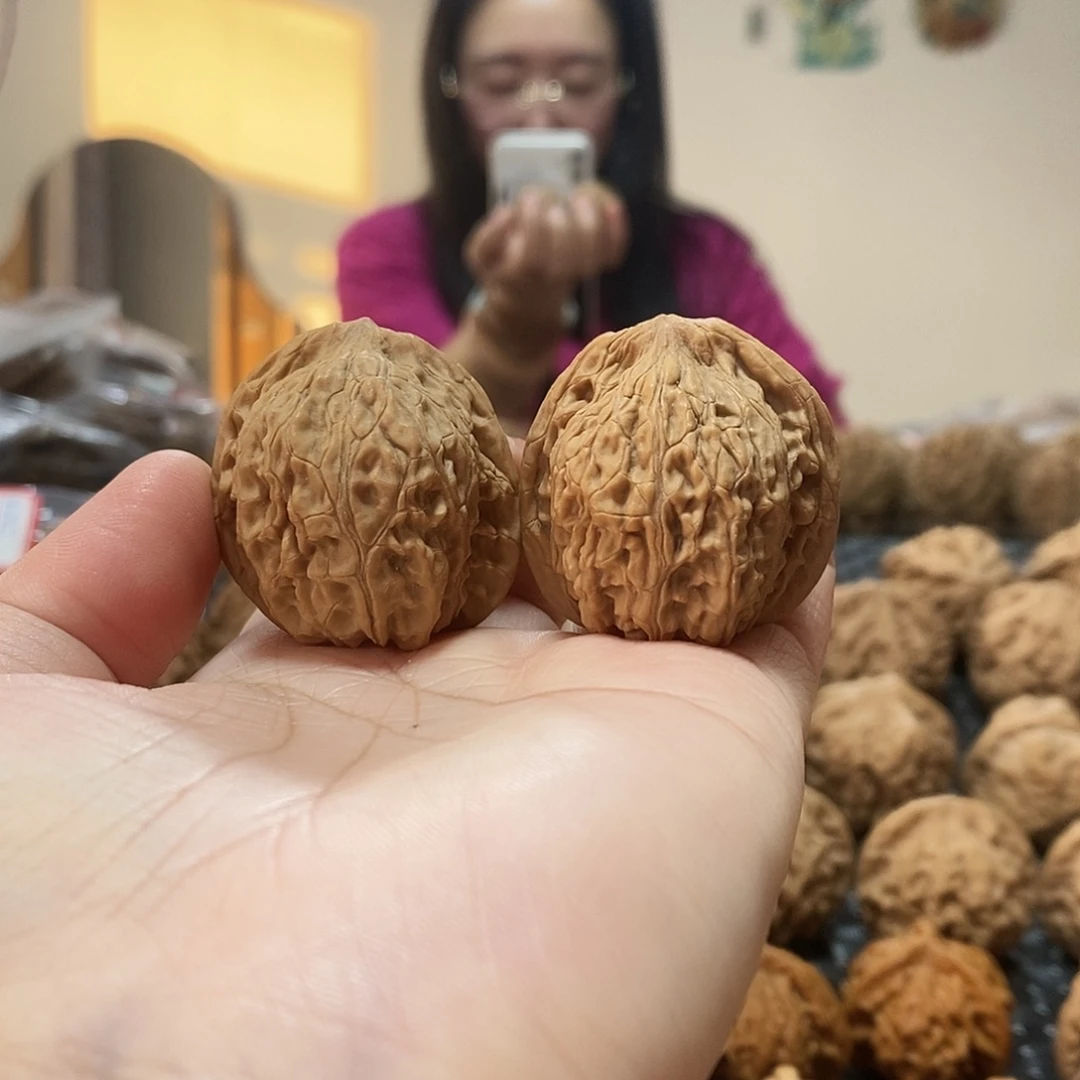 吊坠桃核石狮子34+