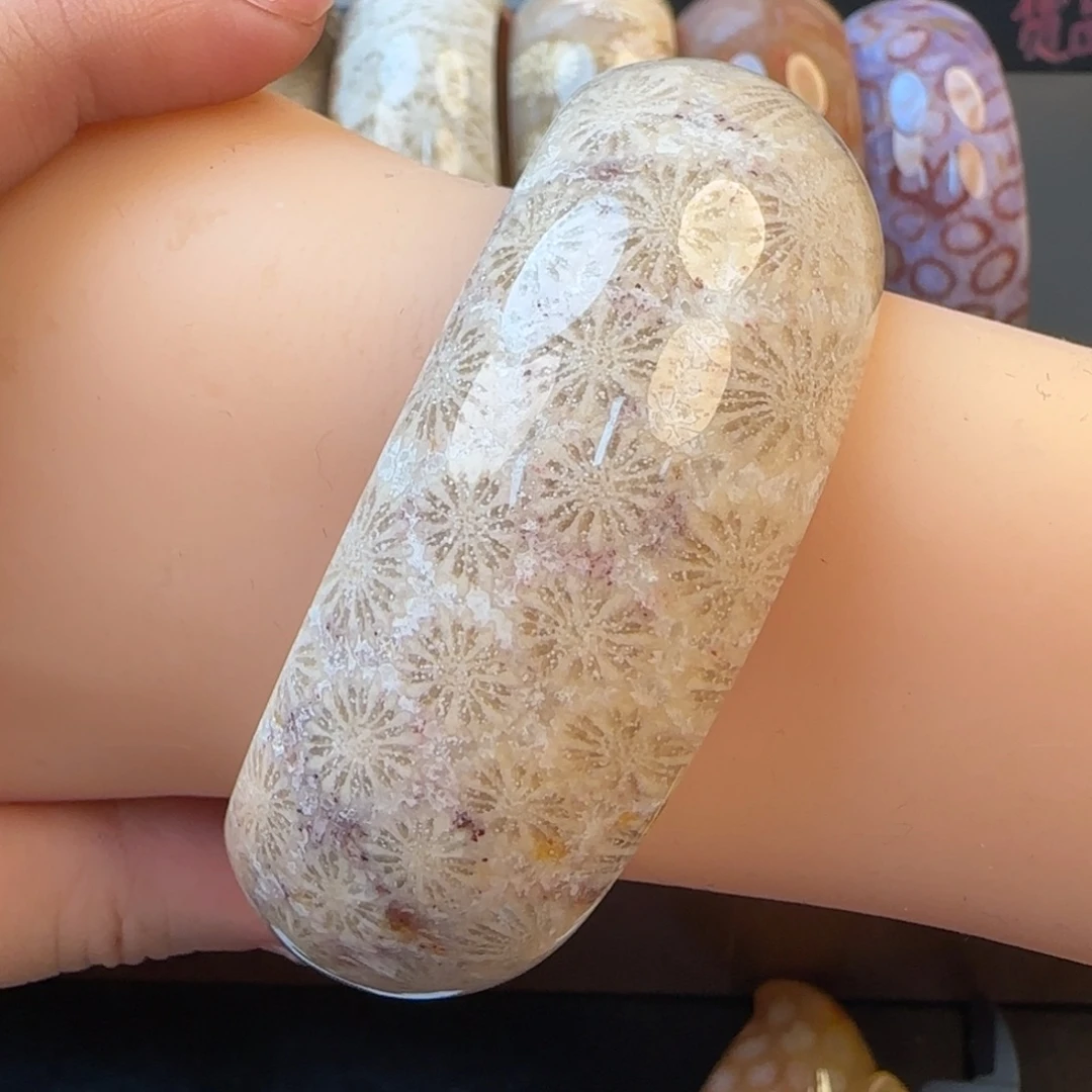 硅化珊瑚（珊瑚玉）未镶嵌手镯55-57圈