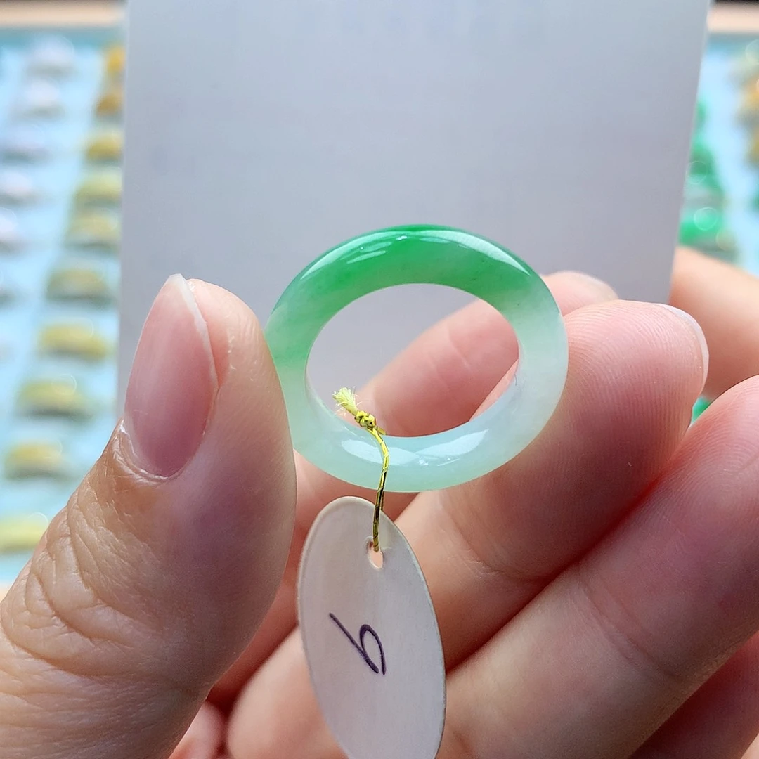 翡翠戒指未镶嵌9圈