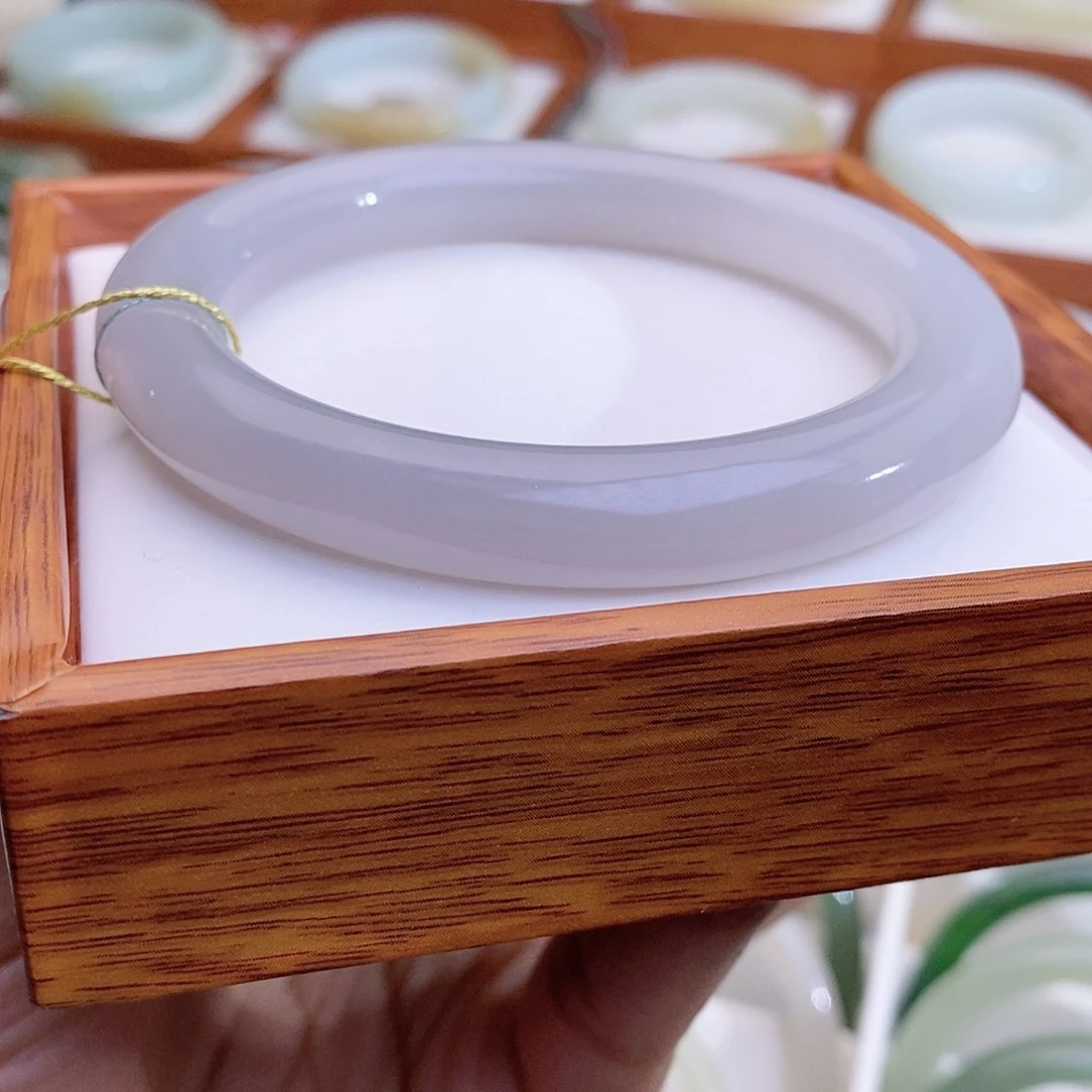 和田玉手镯未镶嵌60