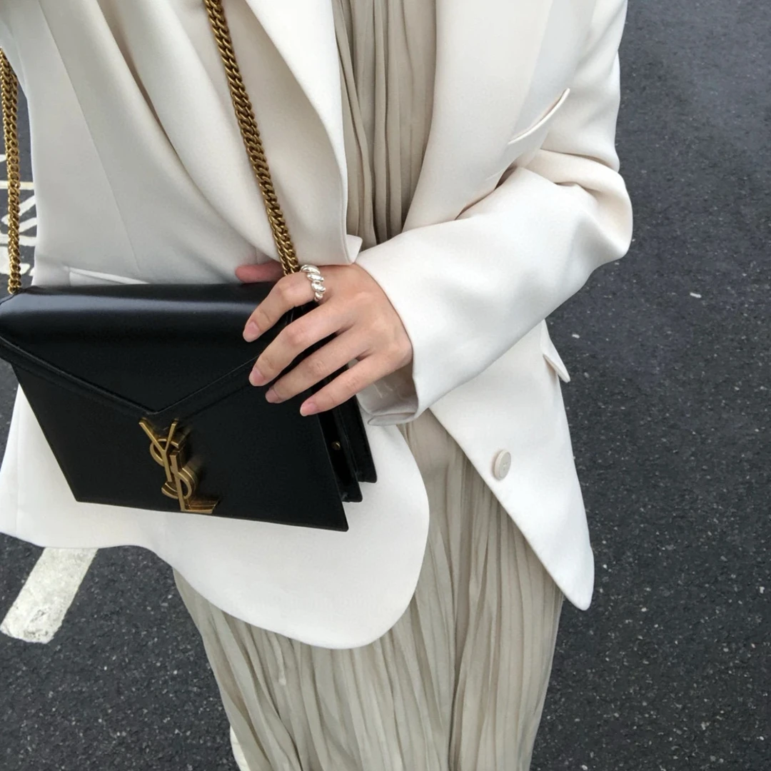 95新 YSL/圣罗兰 ysl赫本黑信封金扣斜挎包
