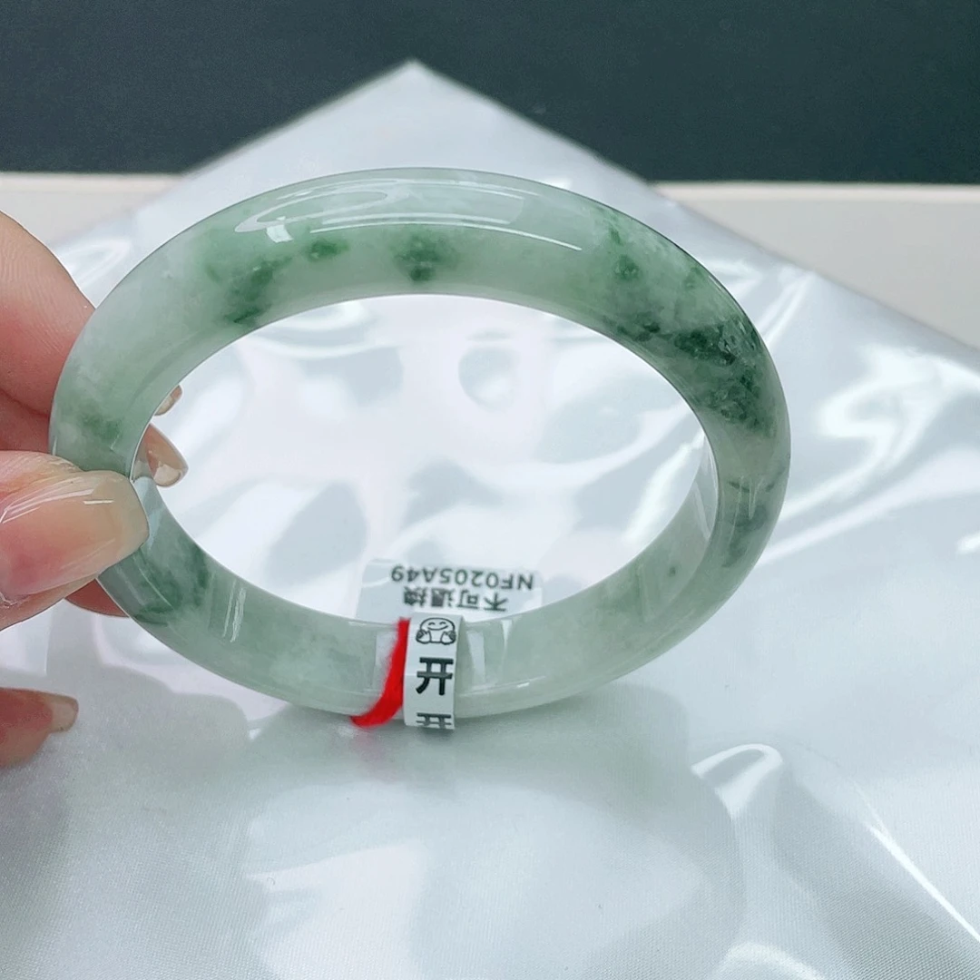 翡翠手镯未镶嵌正62