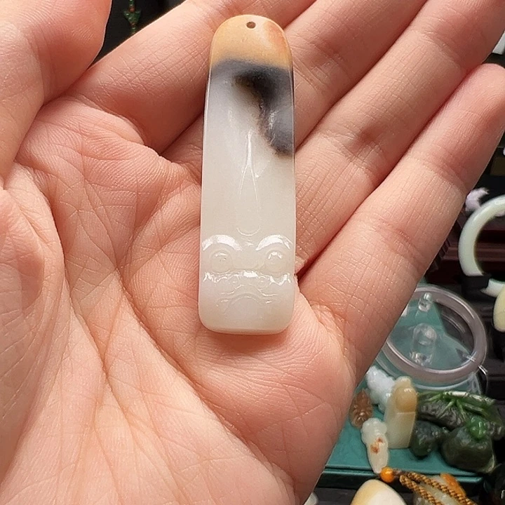 阿***朵和田玉未镶嵌颈饰