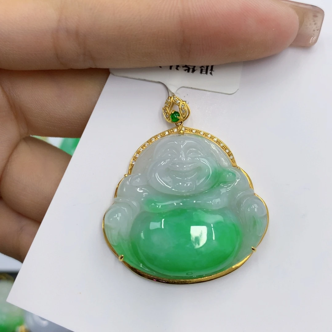 翡翠18K金镶嵌颈饰翡翠