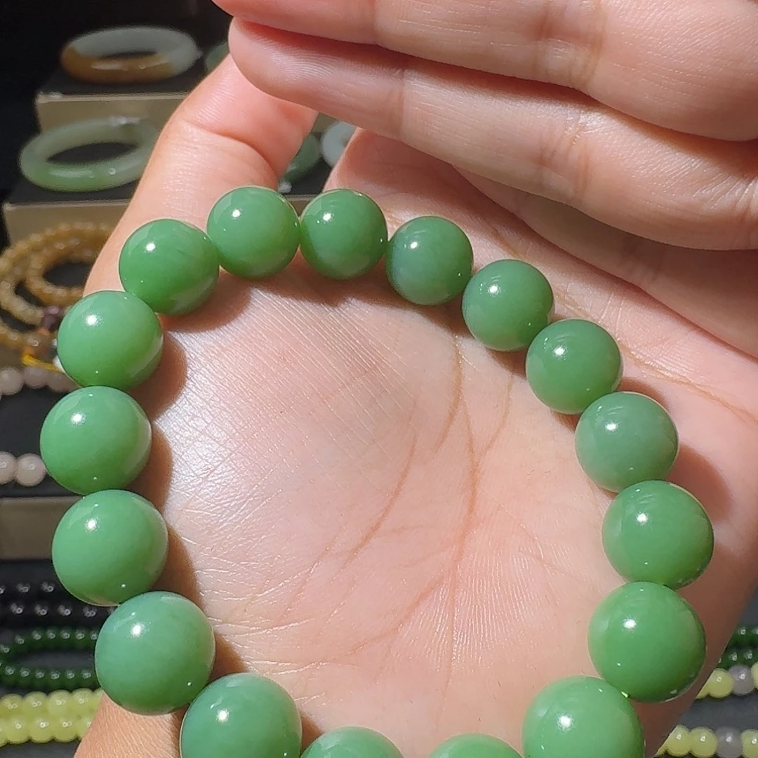 低***游和田玉（碧玉）未镶嵌手链