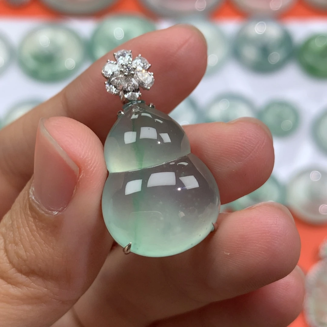 翡翠18K金镶嵌颈饰34