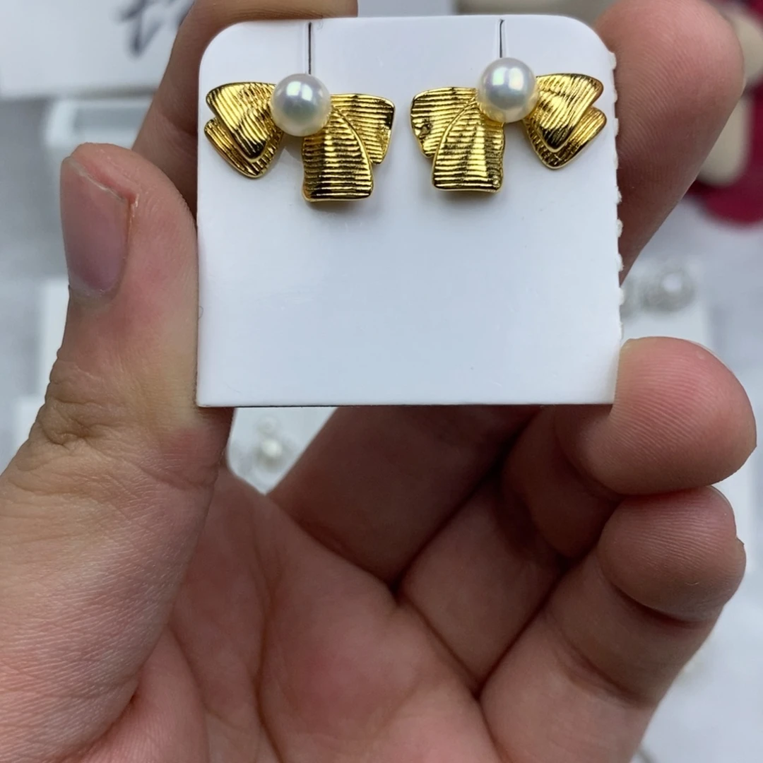 未镶嵌淡水珍珠耳饰