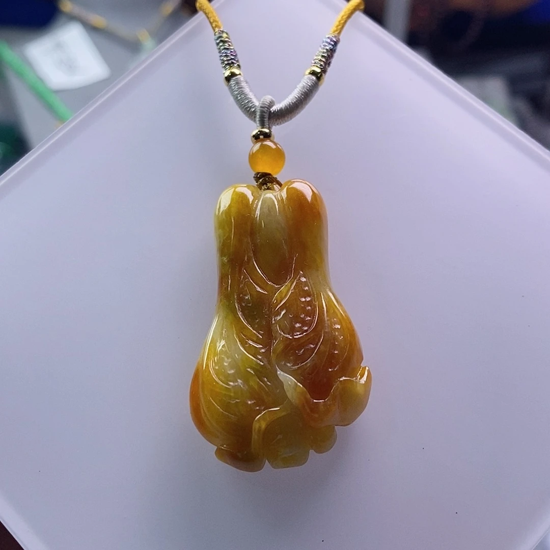 翡翠未镶嵌吊坠(赠链)