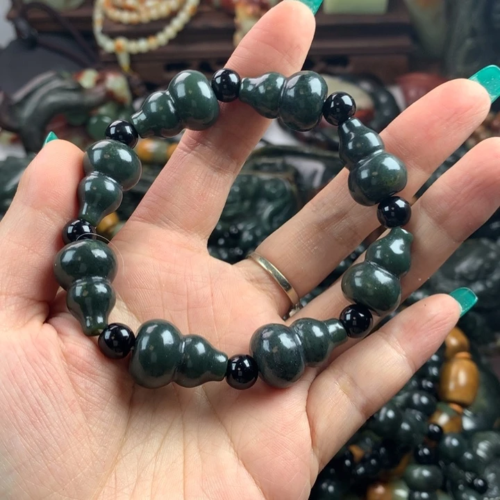 岫岩河磨玉（透闪石质玉）把件未镶嵌