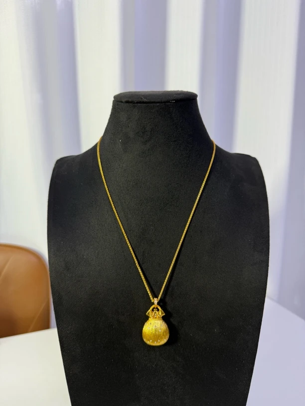 铜合金项链 新中式古法金锦囊拉丝点钻圆滚滚福来小福袋吊坠项链