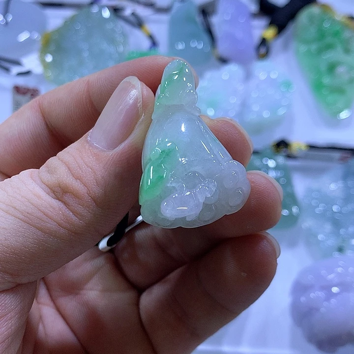 翡翠未镶嵌颈饰天然翡翠A货吊坠