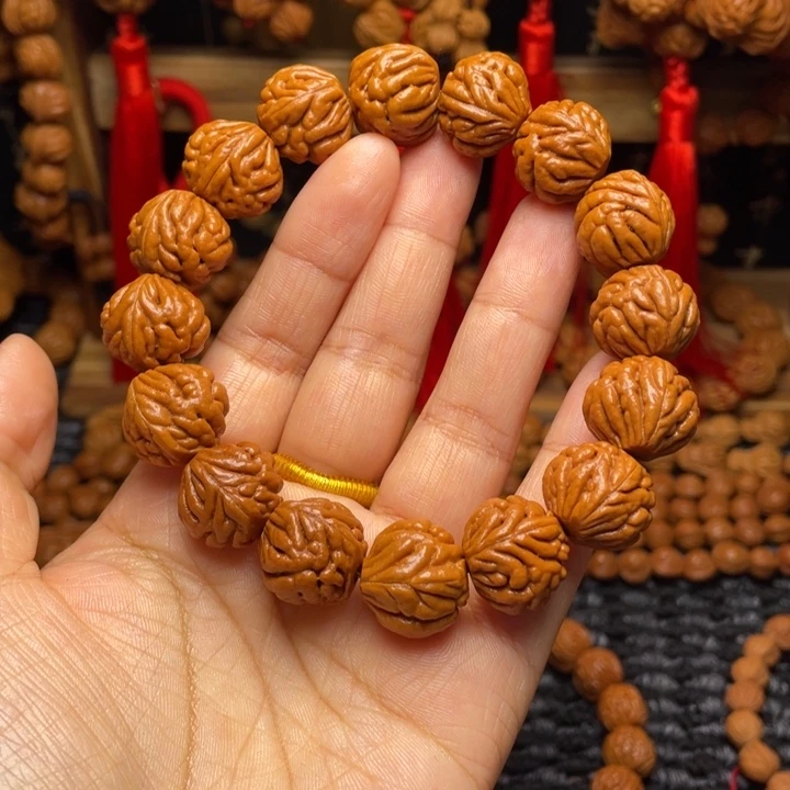 木质类龙纹桃枭挂件