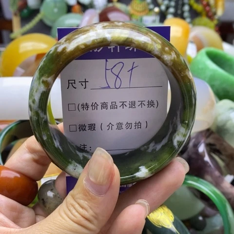 未镶嵌手镯石英质玉