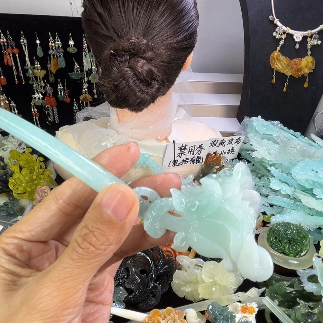 未镶嵌岫玉发饰瑕疵