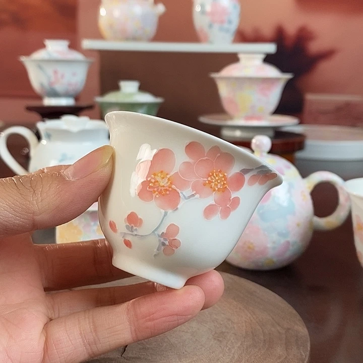 梅花釉下手绘品茗杯