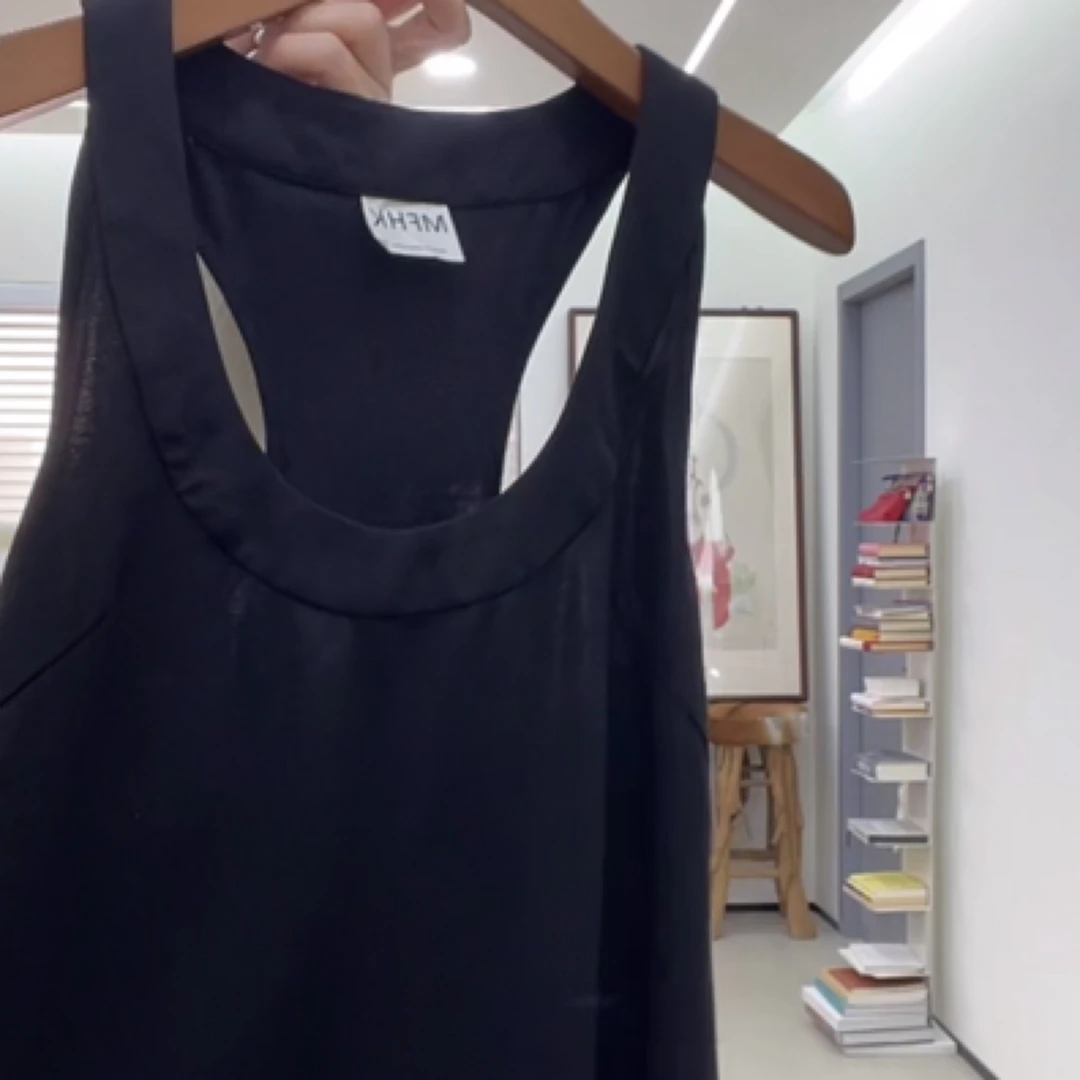 YEVACHAO经典福利款黑色上衣