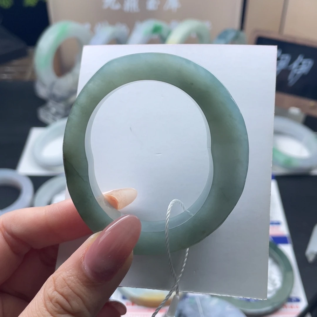 定制翡翠未镶嵌翡翠手镯基地质检发货