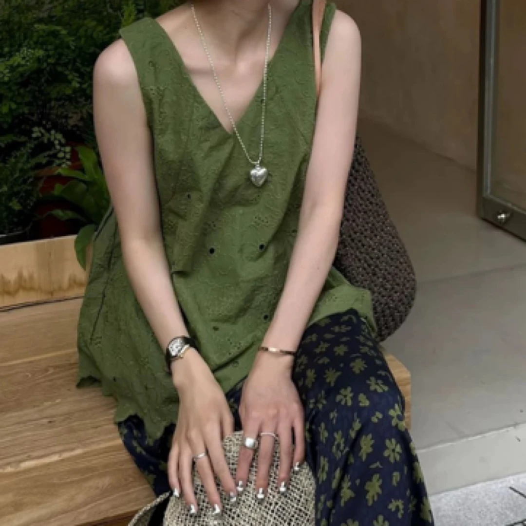 【 小个子定制】高级感套装复古V领无袖上衣碎花半身裙两件套