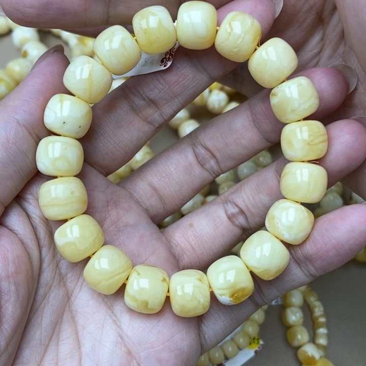 未镶嵌琥珀珠宝奇石12