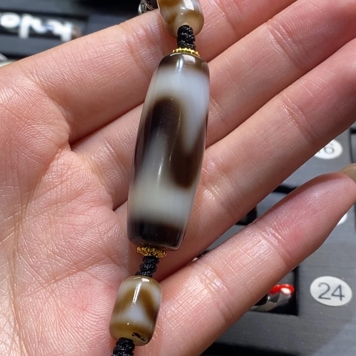 用***6玛瑙/玉髓（覆膜）未镶嵌颈饰