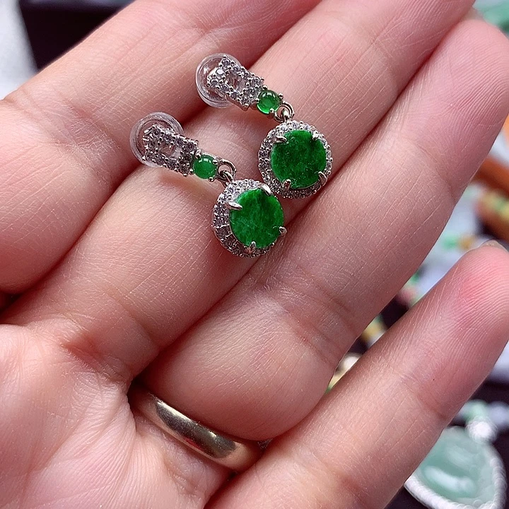 翡翠银S925镶嵌颈饰翡翠