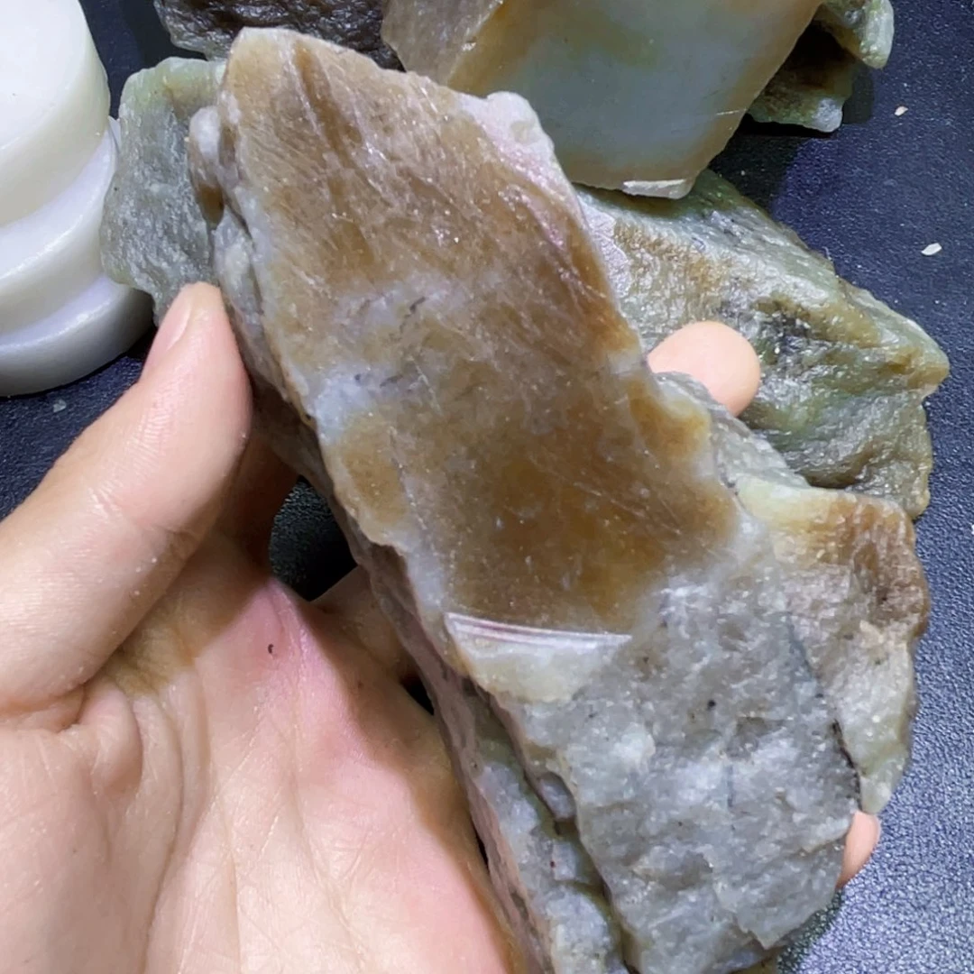 和田玉未镶嵌珠宝半成品