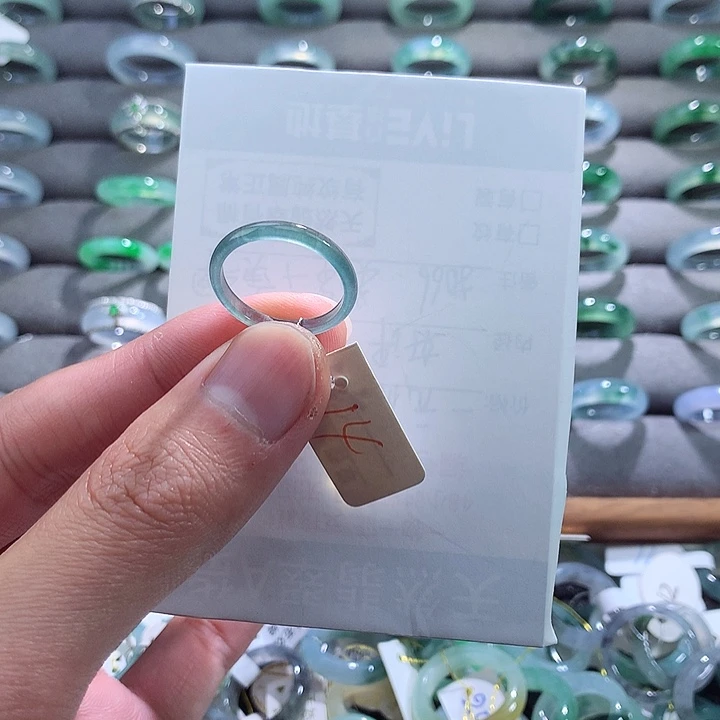 翡翠戒指未镶嵌翡翠