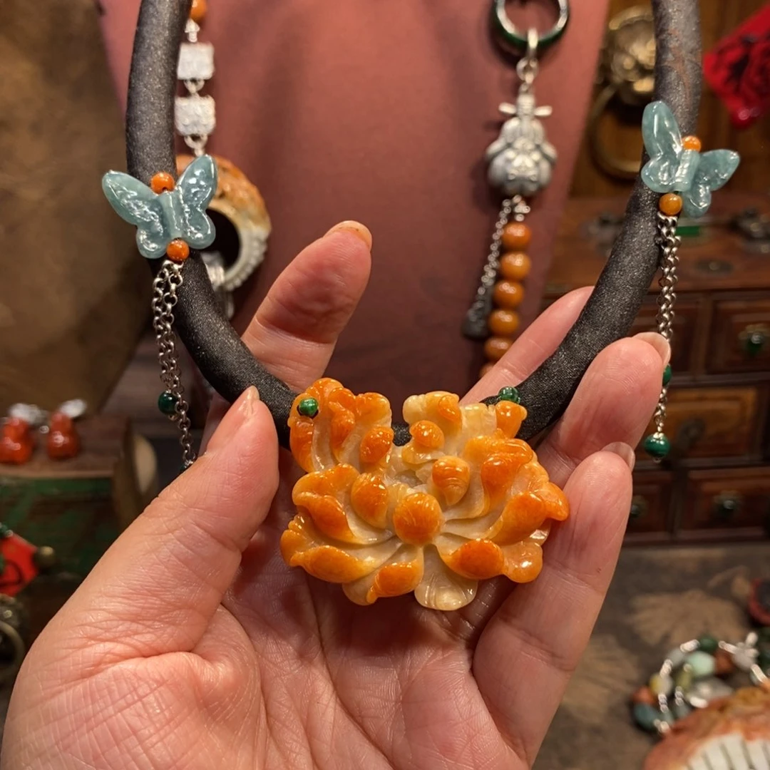 翡翠吊坠(赠链)未镶嵌