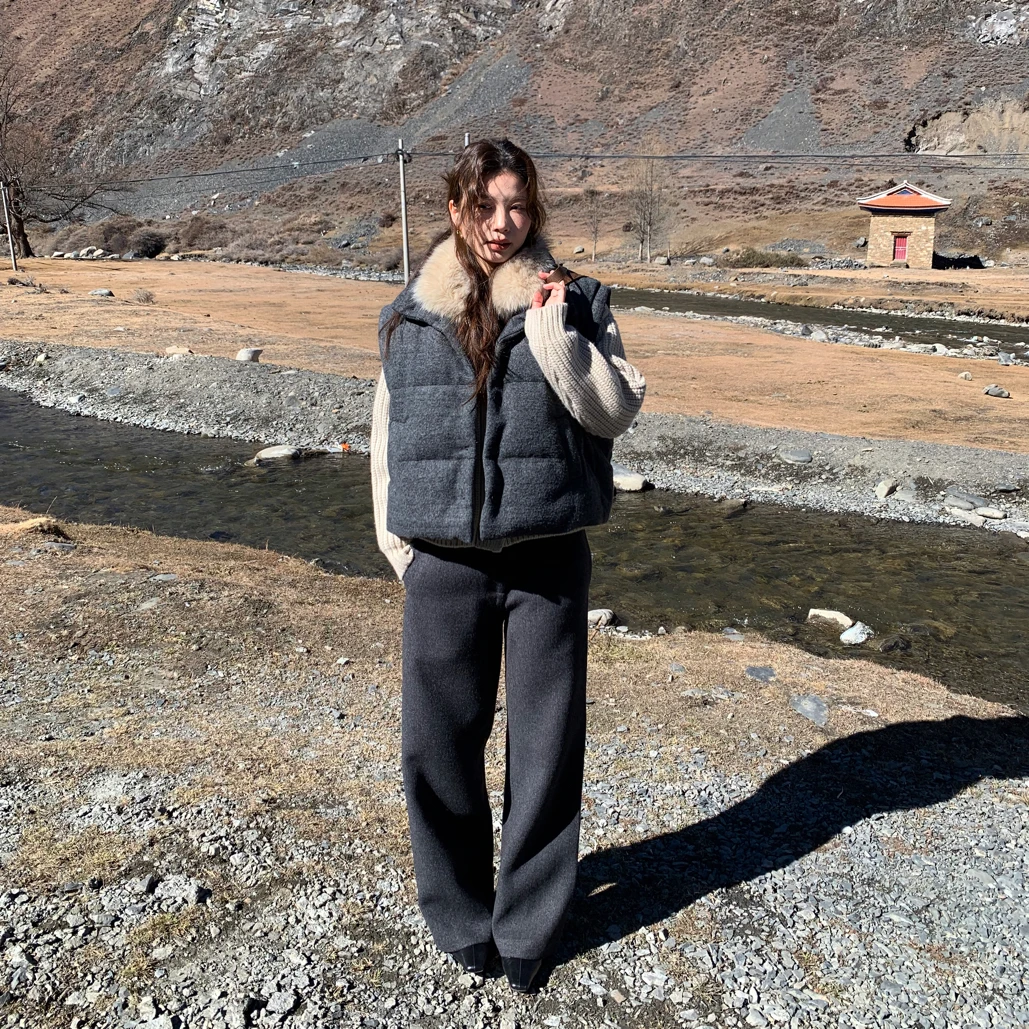 THESE DAY/简约灰保暖马甲/杏色毛领针织/灰色休闲裤（No退No换）