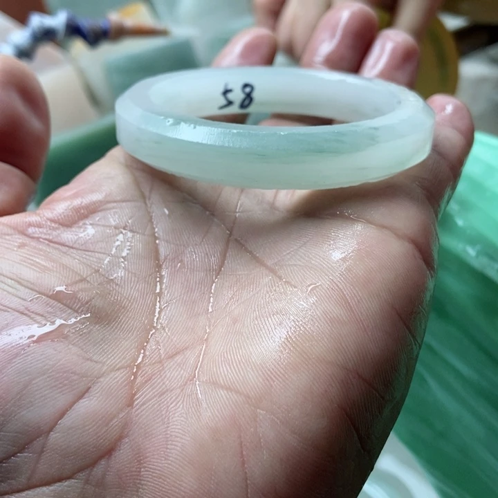 石英质玉手镯未镶嵌?加工定制