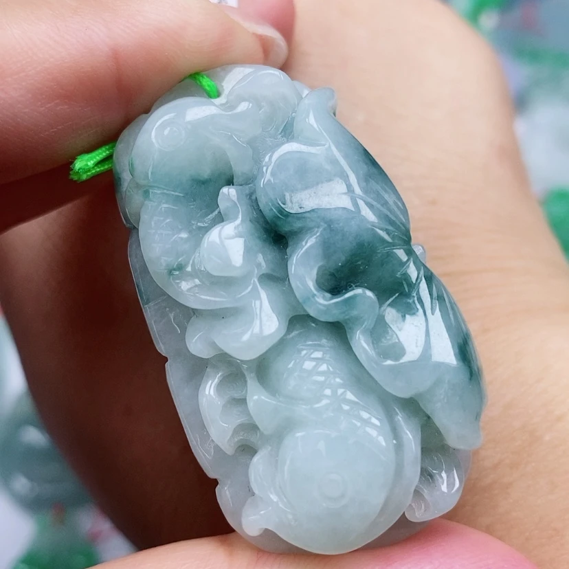 【闪购商品】翡翠未镶嵌颈饰天然翡翠A货年年有鱼