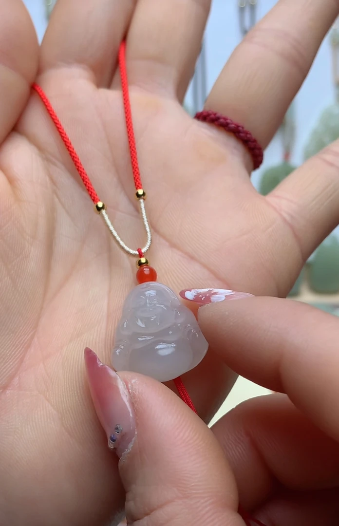 天然和田玉精美吊坠